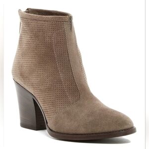 AQUATALIA Faris Perforated Suede Heeled Booties US 7